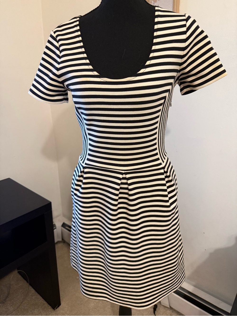Madewell Size 2 Black Ivory Striped Fit & Flare Dress Pockets